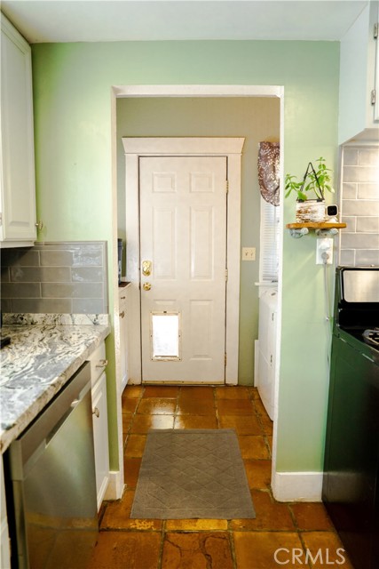 7319 Owensmouth Avenue, Canoga Park CA: https://media.crmls.org/medias/77fb495a-bdc9-44ec-ab29-9d0fd253e546.jpg