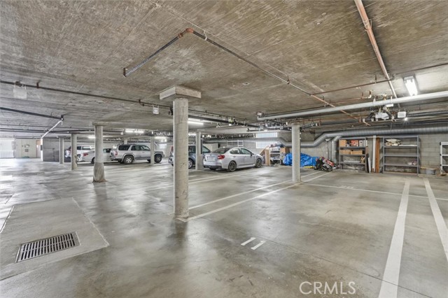 1747 Barry Avenue, Los Angeles CA: https://media.crmls.org/medias/77fb5b3e-0232-468c-a013-581ea5d4ccc5.jpg