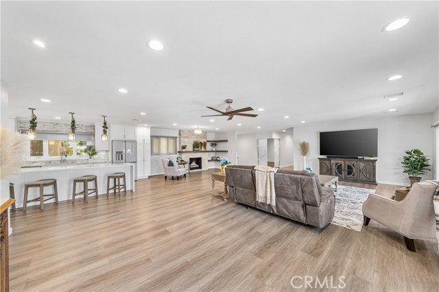 1031 E Andrews Drive, Long Beach CA: https://media.crmls.org/medias/77fb6621-a312-4ed8-bc5e-848084709aa9.jpg