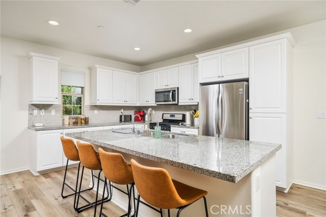877 Orchid Way, Azusa CA: https://media.crmls.org/medias/77fbc6c0-0ce2-4854-9b47-28d3db131073.jpg