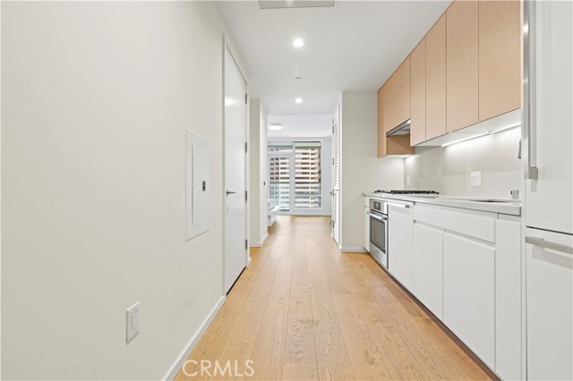 877 Francisco Street, Los Angeles CA: https://media.crmls.org/medias/77fc1c77-0275-43c5-b2dc-17dc62599676.jpg