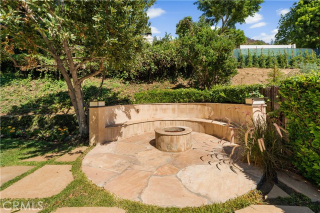 Detail Gallery Image 22 of 33 For 3629 Loadstone Dr, Sherman Oaks,  CA 91403 - 3 Beds | 2 Baths