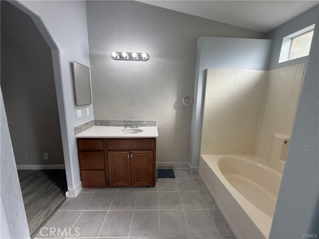 Detail Gallery Image 8 of 13 For 21889 Mary, Perris,  CA 92570 - 3 Beds | 2 Baths