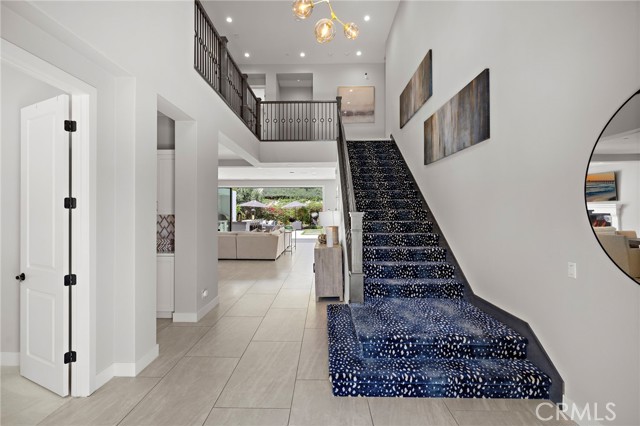 93 Interstellar, Irvine CA: https://media.crmls.org/medias/77ff19c8-8696-4652-840c-1a8cdd94f673.jpg