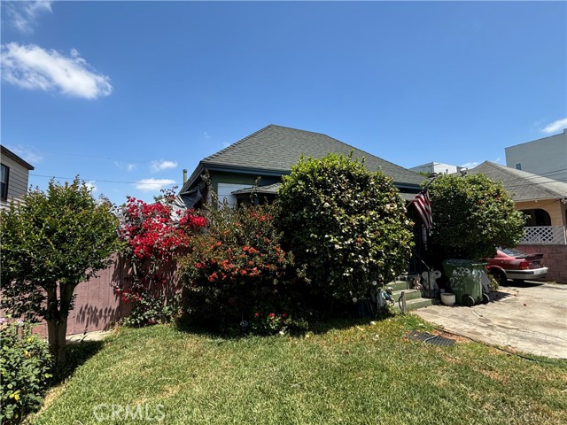 Detail Gallery Image 1 of 16 For 223 E 28th Street, Los Angeles,  CA 90011 - 2 Beds | 1 Baths