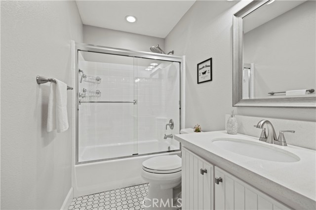 Detail Gallery Image 28 of 63 For 28108 Castillo Ln, Valencia,  CA 91354 - 3 Beds | 2/1 Baths