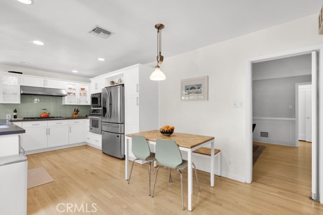 2527 Canyon Drive, Los Angeles CA: https://media.crmls.org/medias/7804dcf6-49b9-442e-af83-9c7b294df1cf.jpg