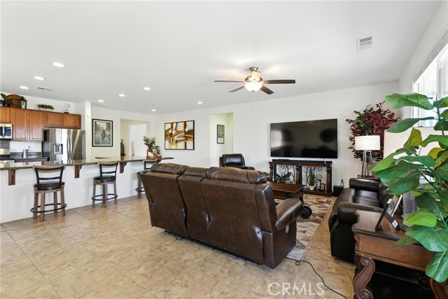 7043 W Avenue L5, Lancaster CA: https://media.crmls.org/medias/7804f921-f0e5-46dd-87b4-9724f56260a5.jpg
