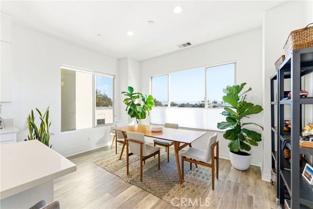 Detail Gallery Image 13 of 35 For 70 Ebb Tide, Newport Beach,  CA 92663 - 3 Beds | 3/1 Baths