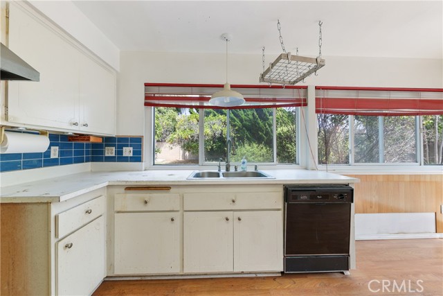 Detail Gallery Image 22 of 38 For 17172 Berlin Ln, Huntington Beach,  CA 92649 - 3 Beds | 2 Baths