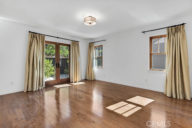 Detail Gallery Image 18 of 36 For 14627 Killion St, Sherman Oaks,  CA 91411 - 2 Beds | 2 Baths