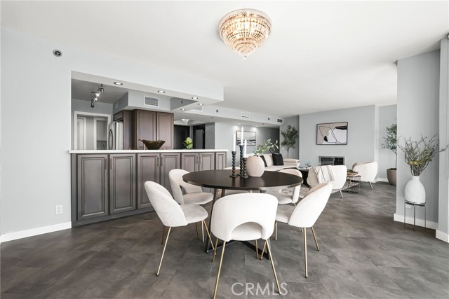 Detail Gallery Image 16 of 66 For 222 Monterey Rd #1203,  Glendale,  CA 91206 - 2 Beds | 2 Baths