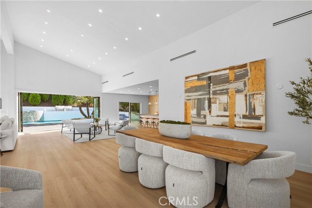 4230 Alonzo Avenue, Encino CA: https://media.crmls.org/medias/78068fc0-11ba-4eb8-9a60-abed7b946f1e.jpg