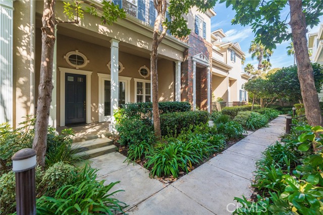 Detail Gallery Image 2 of 49 For 6267 Pacific Pointe Dr, Huntington Beach,  CA 92648 - 3 Beds | 2/1 Baths