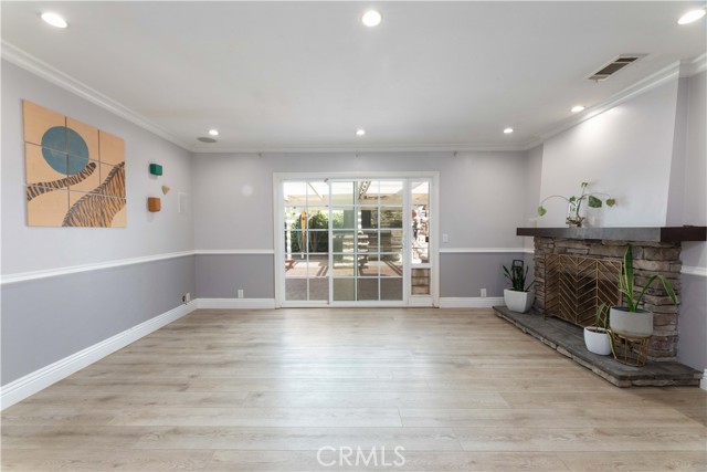 19922 Carmania Lane, Huntington Beach CA: https://media.crmls.org/medias/7806d70d-f57e-4af7-922b-c6c85a0b9498.jpg