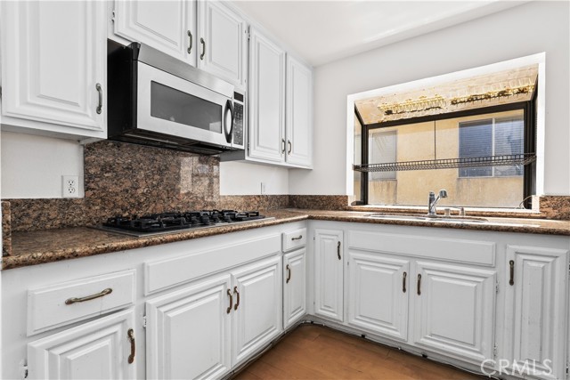 Detail Gallery Image 10 of 26 For 8642 Gregory Way #204,  Los Angeles,  CA 90035 - 2 Beds | 2 Baths