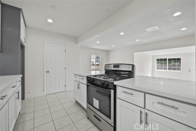 5040 N Lyman Avenue, Covina CA: https://media.crmls.org/medias/7808742b-49c4-4265-adb1-3429eb55f659.jpg