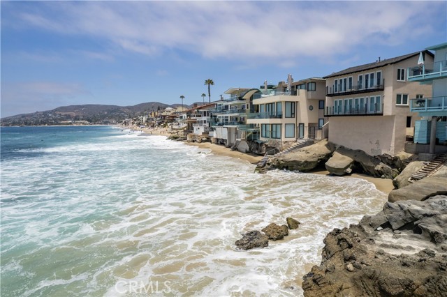 Detail Gallery Image 24 of 27 For 1261 Ocean Front, Laguna Beach,  CA 92651 - 2 Beds | 3/2 Baths