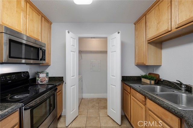 Detail Gallery Image 13 of 50 For 2325 Del Mar Way #202,  Corona,  CA 92882 - 2 Beds | 2 Baths