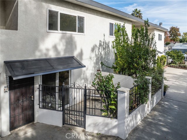 Detail Gallery Image 40 of 45 For 5017 Cartwright #3,  North Hollywood,  CA 91601 - 4 Beds | 2/1 Baths