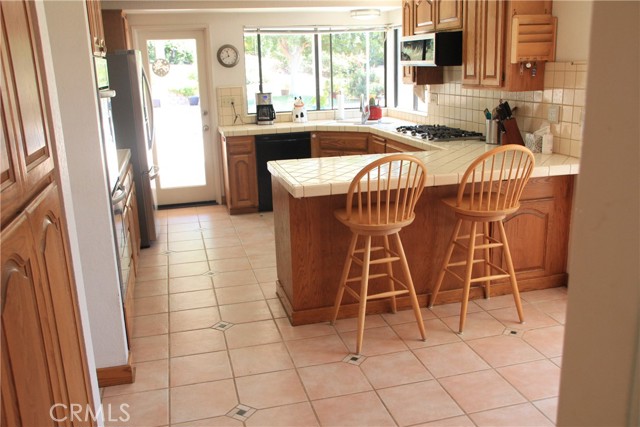 520 Woodland Hills Drive, Escondido CA: https://media.crmls.org/medias/780ad93a-e663-486b-8cf1-dd1c605ee43d.jpg