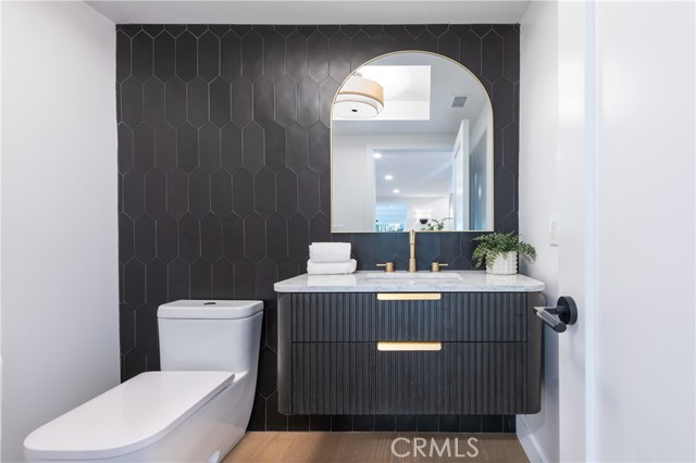 Detail Gallery Image 17 of 45 For 17153 Adlon Rd, Encino,  CA 91436 - 5 Beds | 5/1 Baths