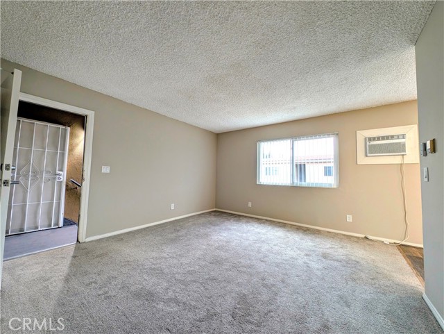 Detail Gallery Image 11 of 31 For 1111 Chestnut St #2,  San Bernardino,  CA 92410 - 5 Beds | 2 Baths