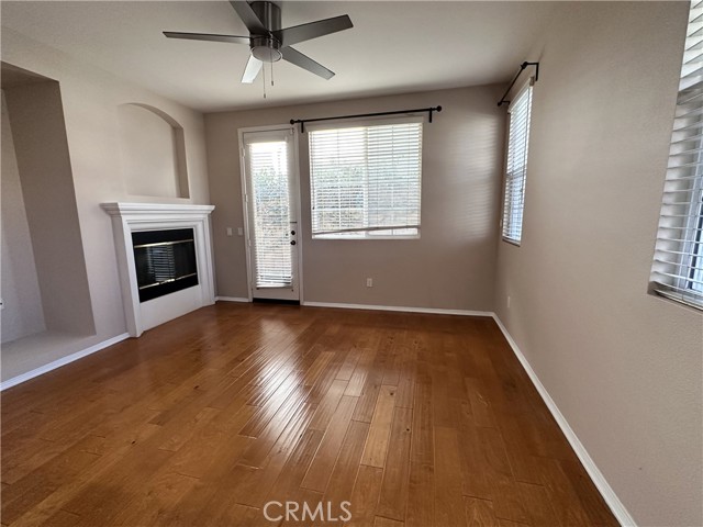 Detail Gallery Image 7 of 28 For 23327 Clearwater, Valencia,  CA 91355 - 4 Beds | 3 Baths