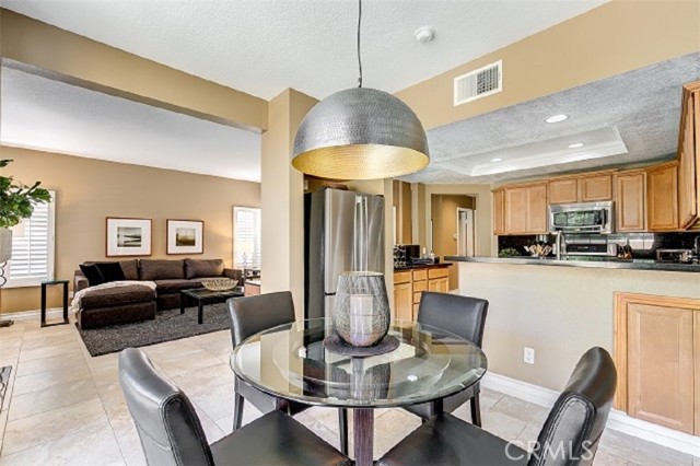 Detail Gallery Image 5 of 26 For 2439 Paseo Circulo, Tustin,  CA 92782 - 3 Beds | 2/1 Baths