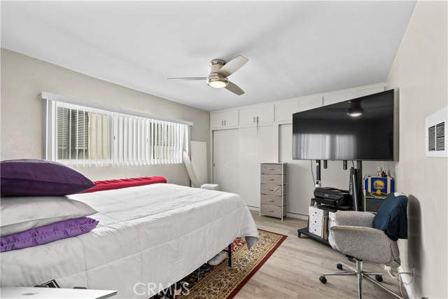 440 Chestnut Avenue, 2C photo 4