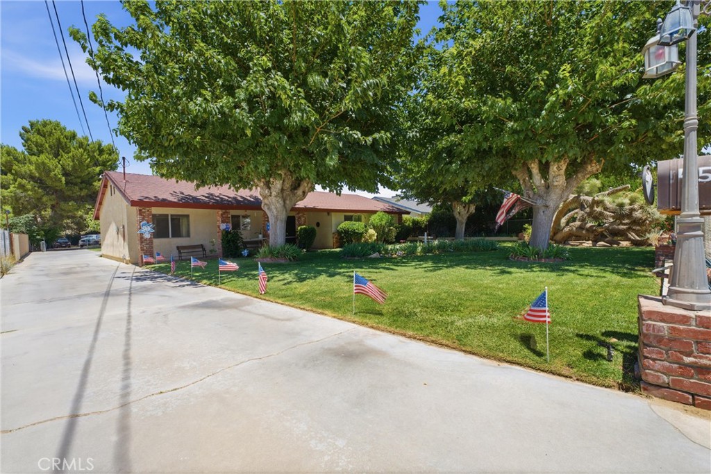 4533 W Ave K12
