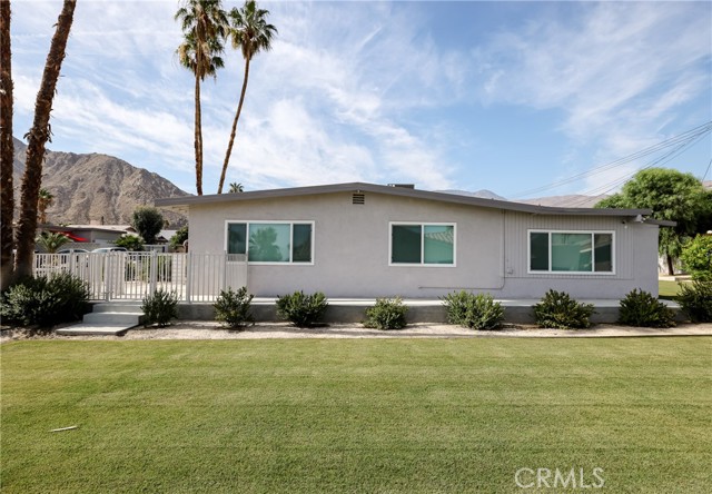 54055 Avenida Velasco, La Quinta CA: https://media.crmls.org/medias/780dd602-f88d-4dde-b514-63fc230bb8a8.jpg