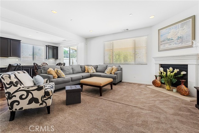 Detail Gallery Image 7 of 44 For 4101 Cottonwood Cir, Lake Elsinore,  CA 92530 - 4 Beds | 3/1 Baths