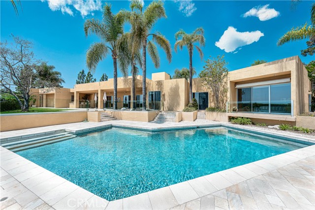 10272 Overhill Drive, North Tustin CA: https://media.crmls.org/medias/780ed0ad-f809-43df-8e40-0317f875ee0e.jpg