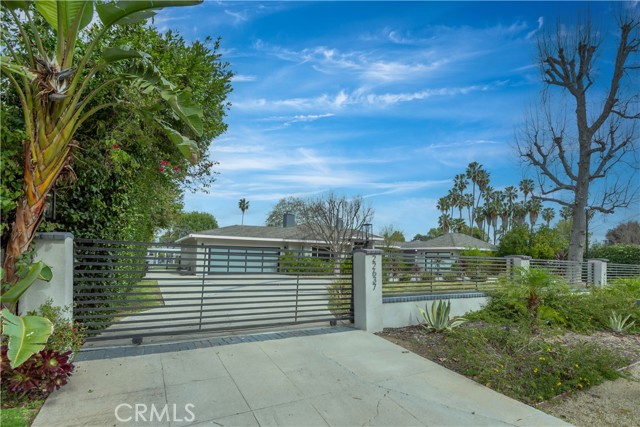 Detail Gallery Image 49 of 53 For 22637 Erwin St, Woodland Hills,  CA 91367 - 6 Beds | 5/1 Baths