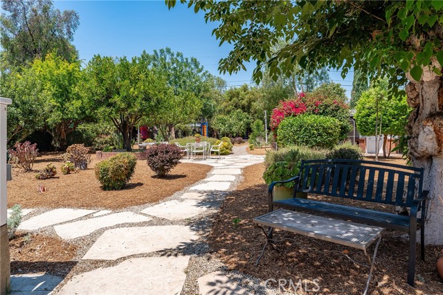 6217 Orion Avenue, Van Nuys CA: https://media.crmls.org/medias/780fc04d-d7b5-43ac-bd1d-211ec3122a17.jpg