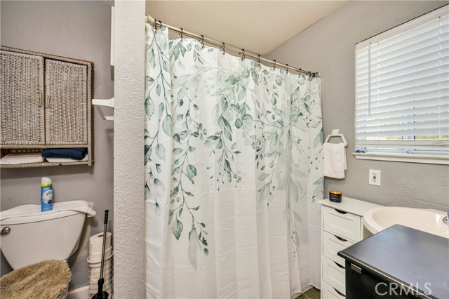 Detail Gallery Image 10 of 39 For 19300 Mountain Meadow S, Hidden Valley Lake,  CA 95467 - 4 Beds | 2 Baths