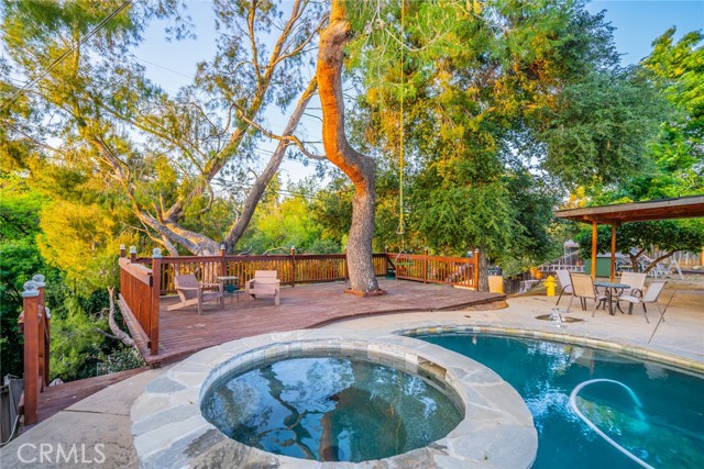 533 Via Vista Dr, Redlands CA: https://media.crmls.org/medias/7810b7a1-b4cc-4783-956e-504b0fdd8617.jpg