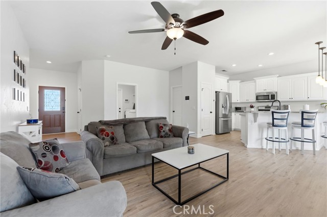 Detail Gallery Image 16 of 51 For 865 Avalon Dr, Lemoore,  CA 93245 - 5 Beds | 2 Baths