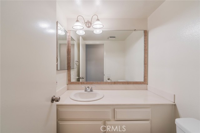 Detail Gallery Image 18 of 43 For 27 Lucero, Irvine,  CA 92620 - 4 Beds | 2/1 Baths