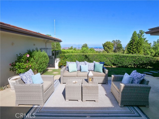 4301 Miraleste Drive, Rancho Palos Verdes, California 90275, 4 Bedrooms Bedrooms, ,1 BathroomBathrooms,Residential,Sold,Miraleste,PV23158825