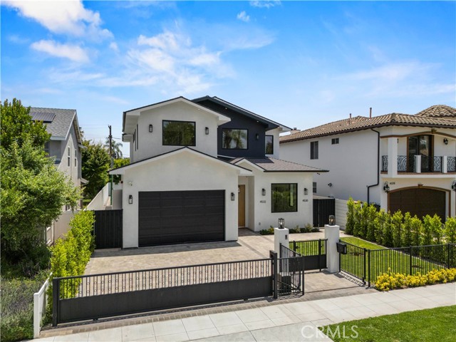 Detail Gallery Image 2 of 49 For 4532 Katherine, Sherman Oaks,  CA 91423 - 6 Beds | 6/1 Baths