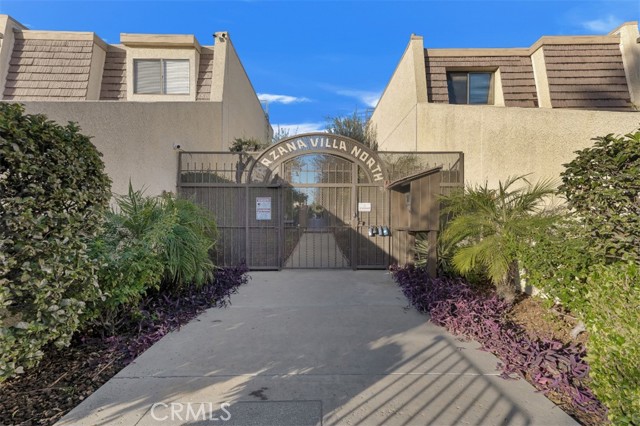 Detail Gallery Image 35 of 41 For 18423 Collins St a,  Tarzana,  CA 91356 - 2 Beds | 1/1 Baths