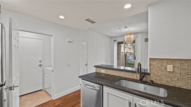 Detail Gallery Image 12 of 28 For 3 Fulmar Ln, Aliso Viejo,  CA 92656 - 2 Beds | 2/1 Baths