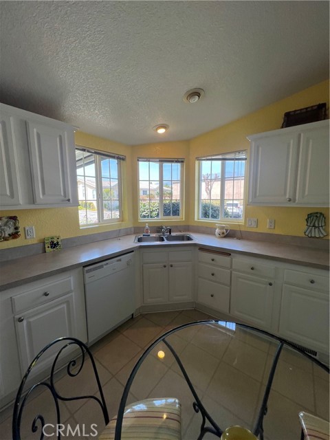 Detail Gallery Image 11 of 44 For 1400 W 13th St #148,  Upland,  CA 91786 - 3 Beds | 2 Baths