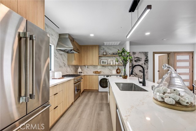 5222 Cedros Avenue, Sherman Oaks CA: https://media.crmls.org/medias/781544df-7b19-42ff-ad87-2c6a666dbd1b.jpg