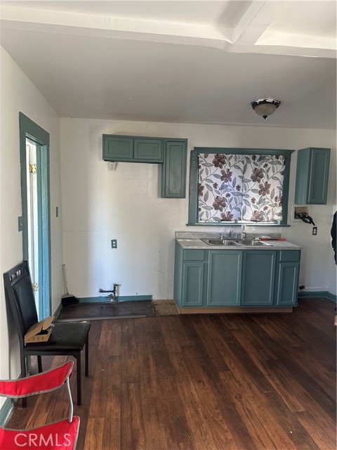 Detail Gallery Image 9 of 13 For 1321 E 108th, Los Angeles,  CA 90059 - – Beds | – Baths