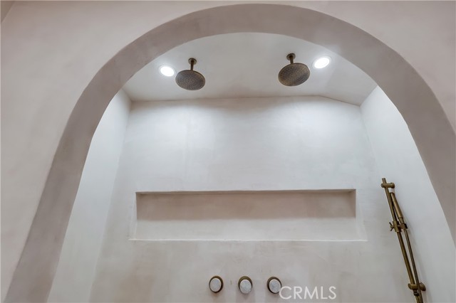 5528 Voletta Place, Valley Village CA: https://media.crmls.org/medias/7815a24c-6b74-4b8c-b7de-cc27ea265afa.jpg