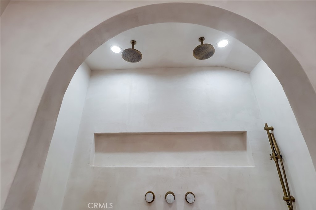 https://media.crmls.org/medias/7815a24c-6b74-4b8c-b7de-cc27ea265afa.jpg?preset=X-Large