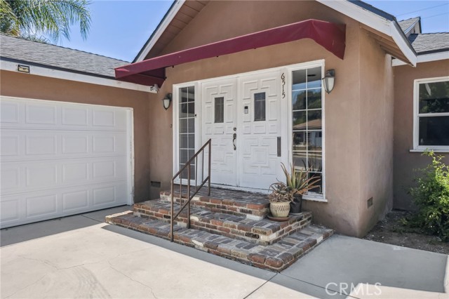 6515 Amigo Avenue, Reseda CA: https://media.crmls.org/medias/7815d4b3-688a-4b7d-b771-0d5ab4999435.jpg